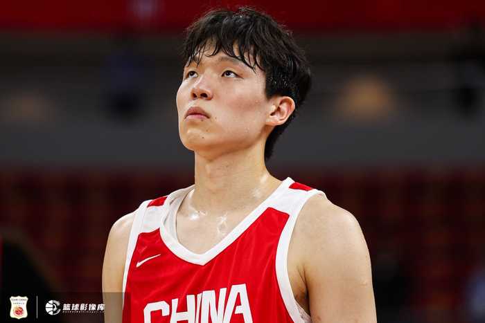 解说：杨瀚森的表现终于可以如大众所期待 NBA球员高人一筹的发挥